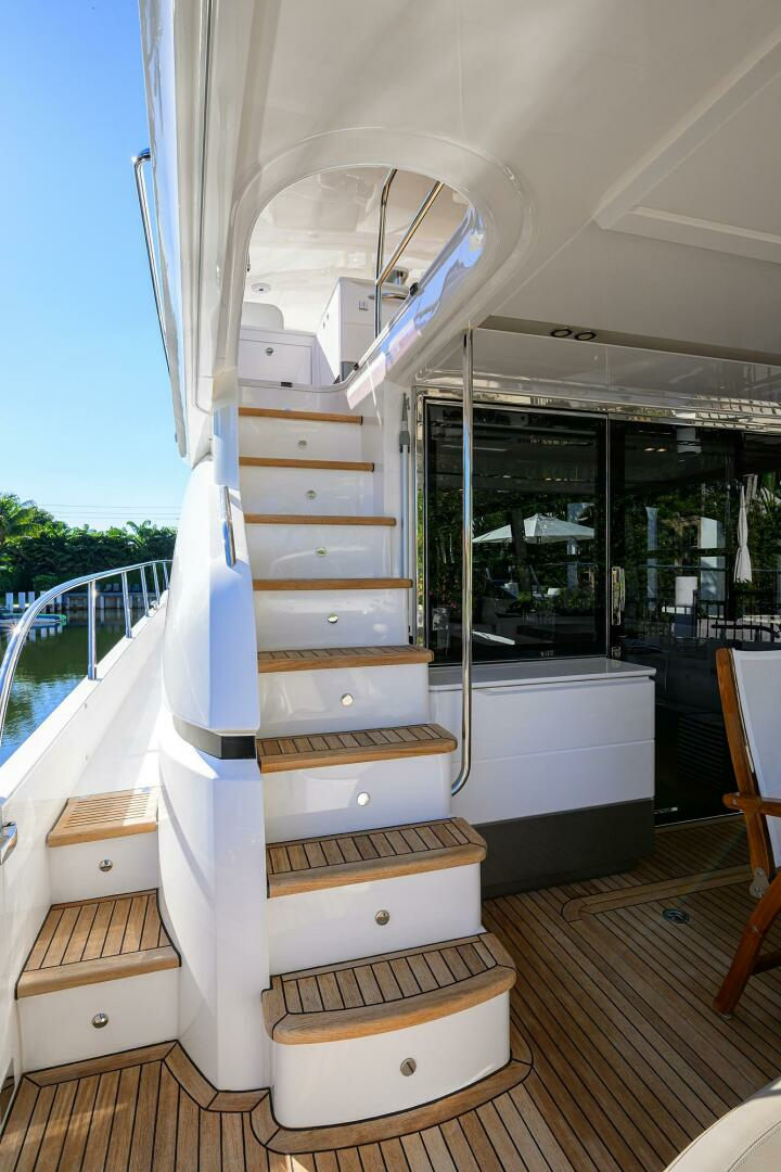 2021 Princess F70 - Image 6