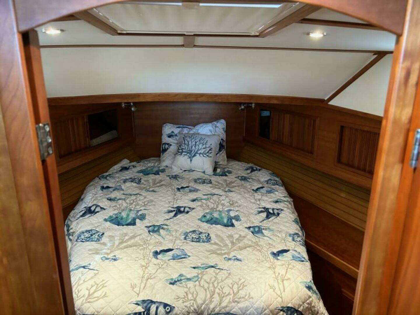 2004 Sabreline 36 Sedan - Image 47