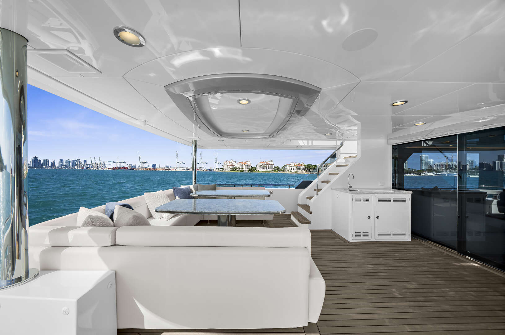 2024 Ocean Alexander 32L - Image 23