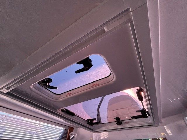 2023 Axopar 28 Cabin - 21