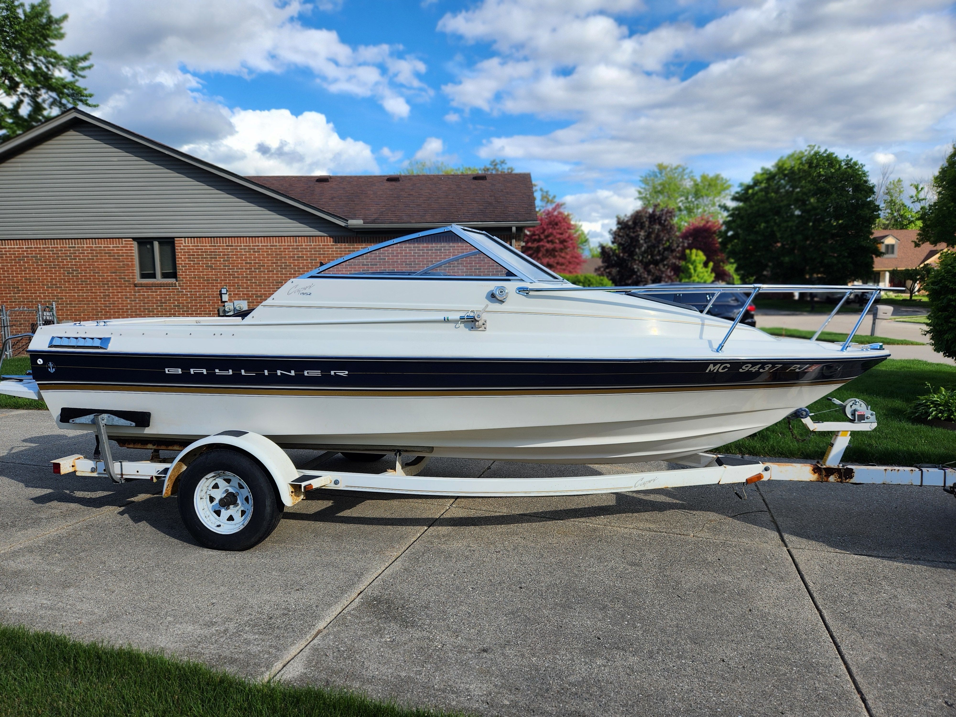 1996 Bayliner 1952 Capri Cuddy - 3