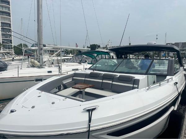 2021 Cruisers Yachts 38 - 6