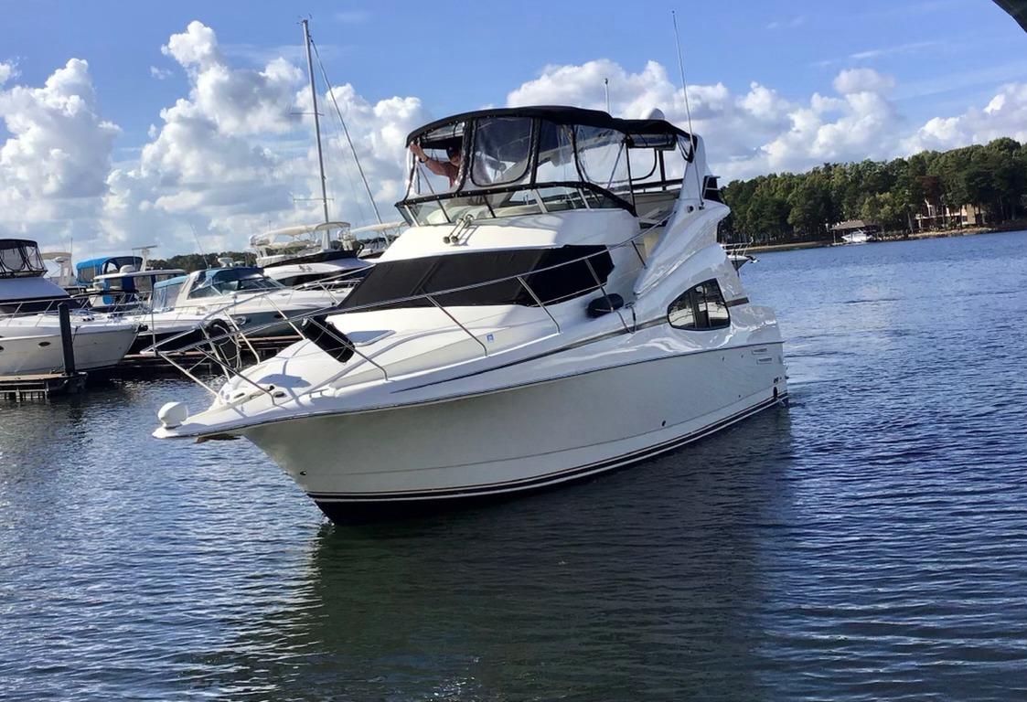2005 Silverton 330 Sport Bridge