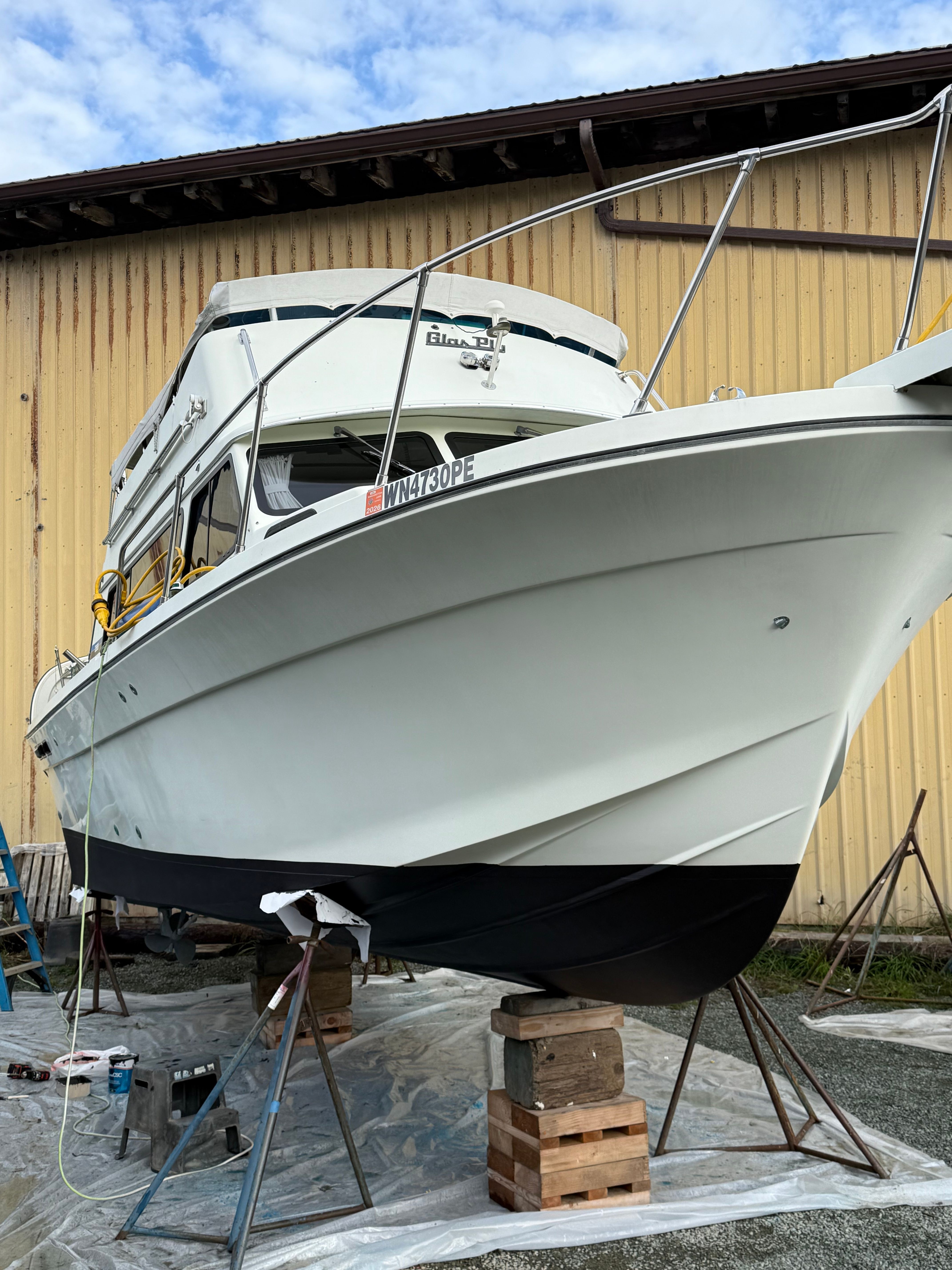 1981 Glasply 28 Long Cabin - 3