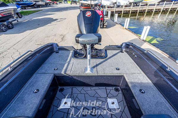 2024 Recon 985 SC boat at Lakeside Marina dock.