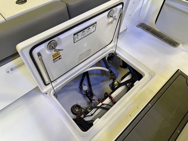 2026 Everglades 285 Center Console - 14