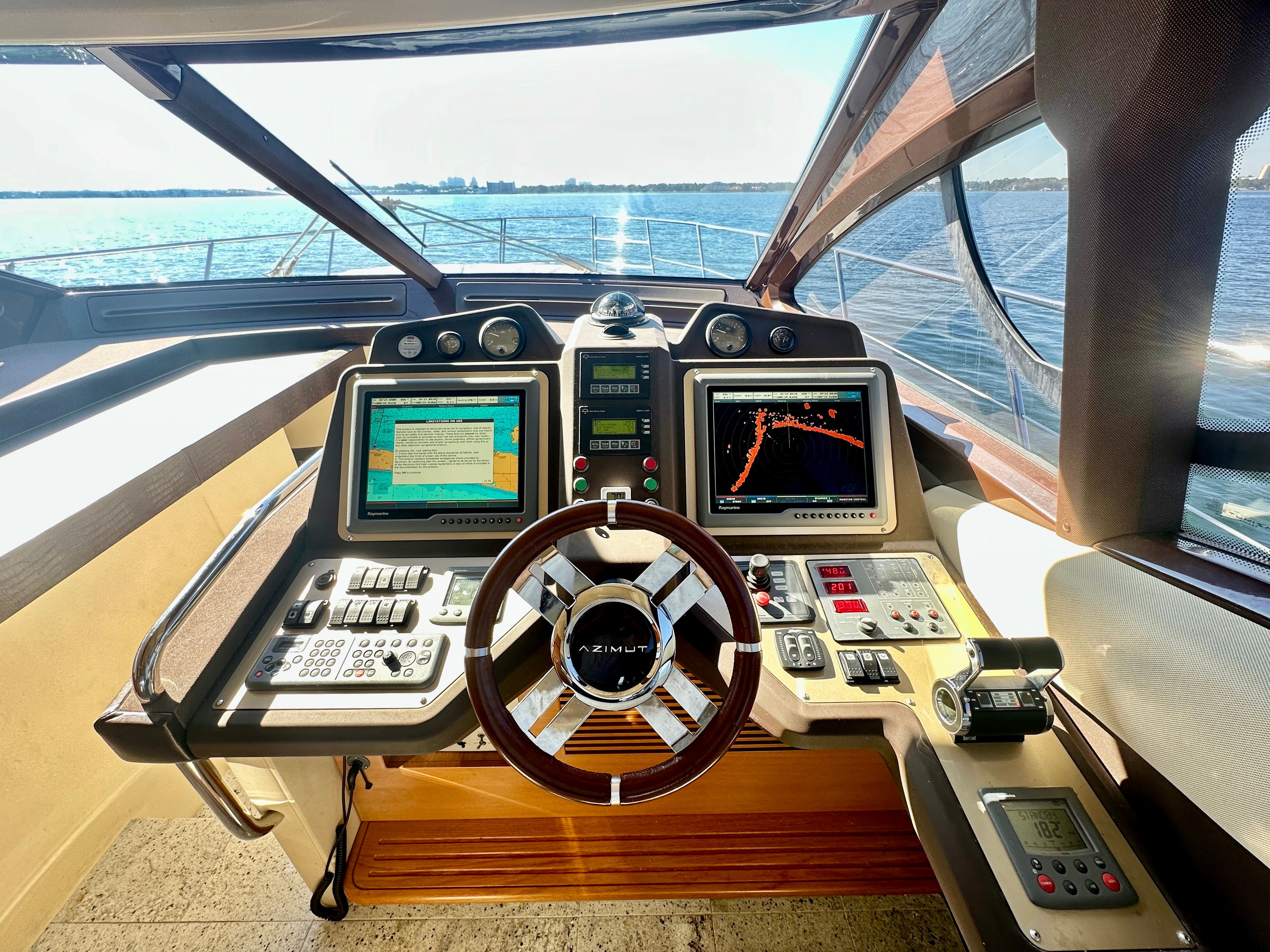 2011 Azimut Flybridge - 21