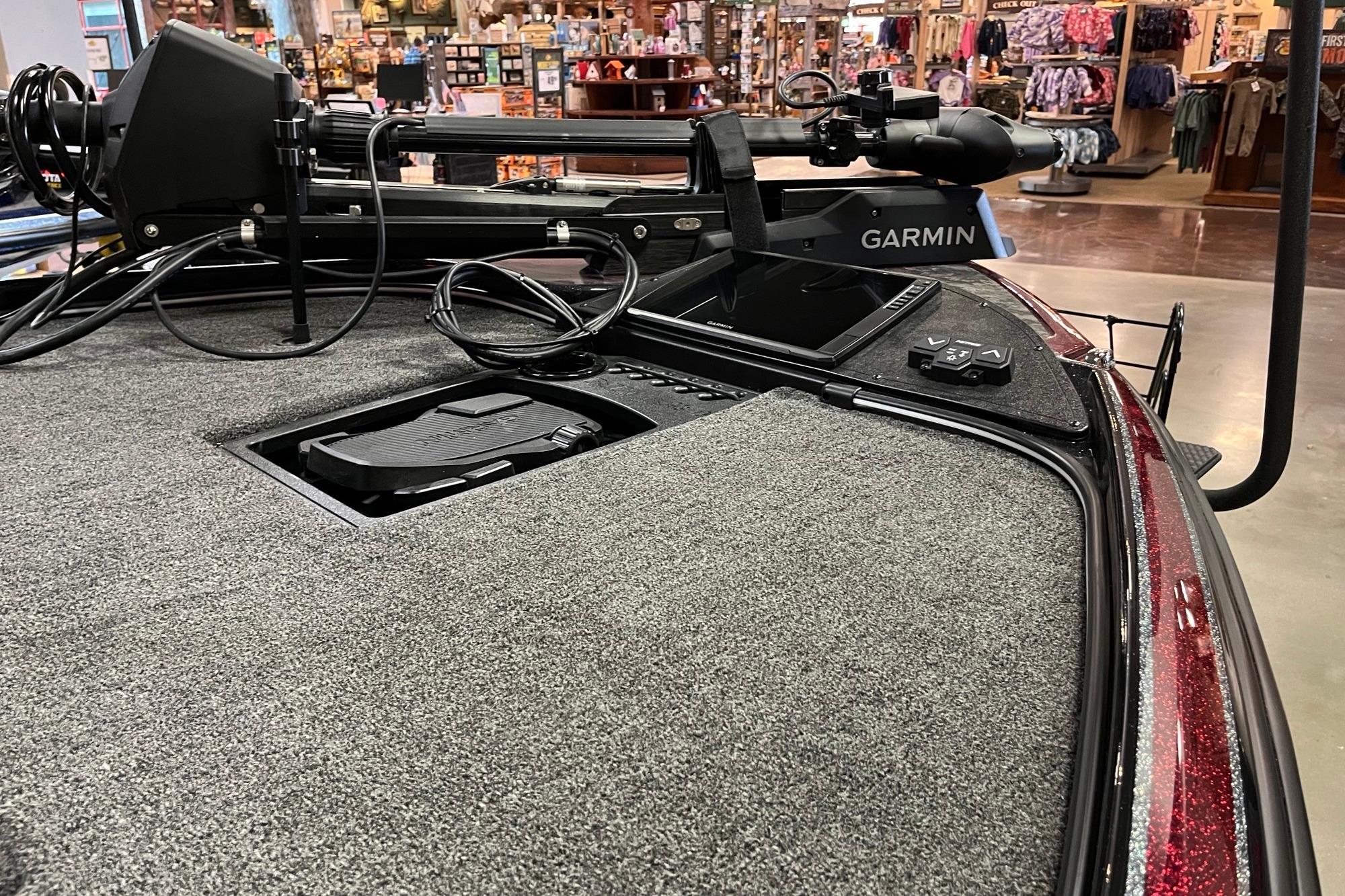 2026 Nitro Z21 XL Pro boat with Garmin equipment, featuring a carpeted deck.