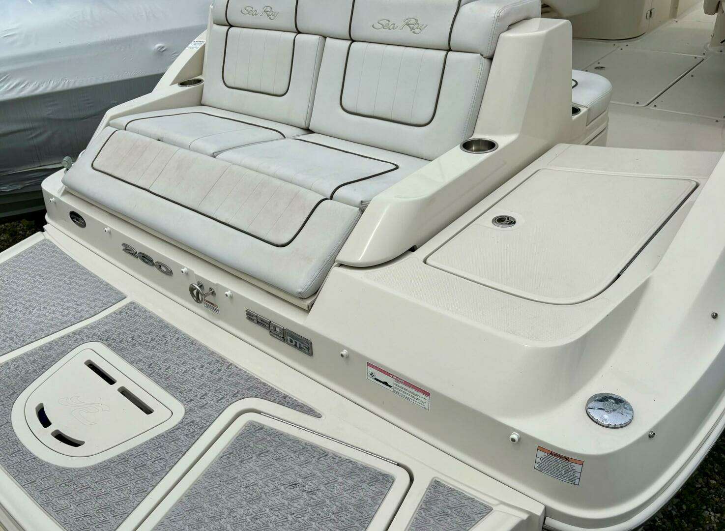 2010 Sea Ray 260 Sundeck - Image 6