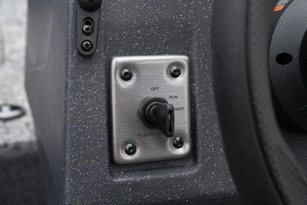 2026 Tracker Pro Guide V-16 WT - 23