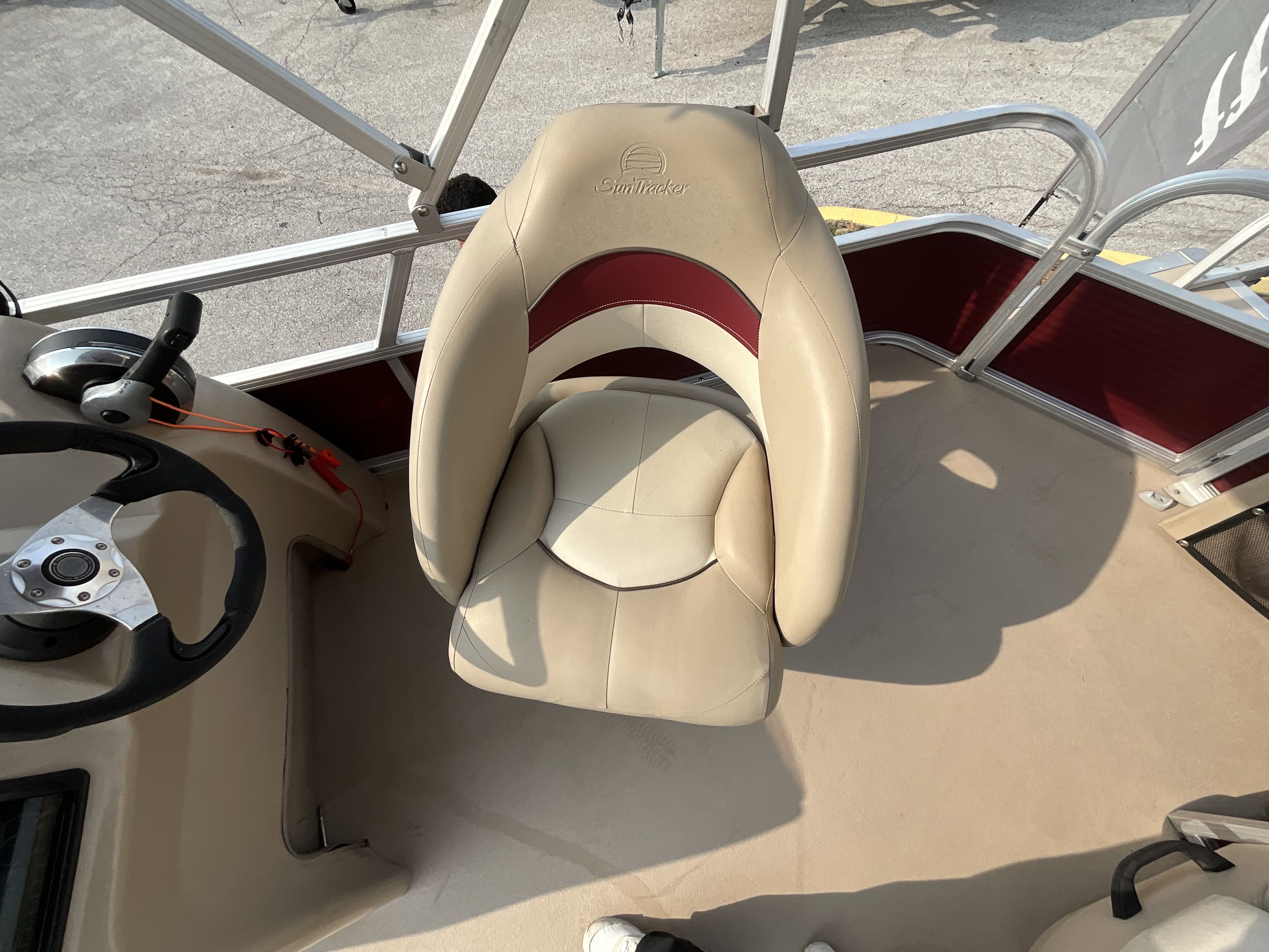 2018 Tracker Party Barge - 14