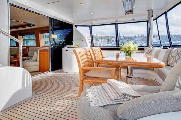 Luxurious interior of 2006 Horizon 82’ Cockpit Motoryacht.
