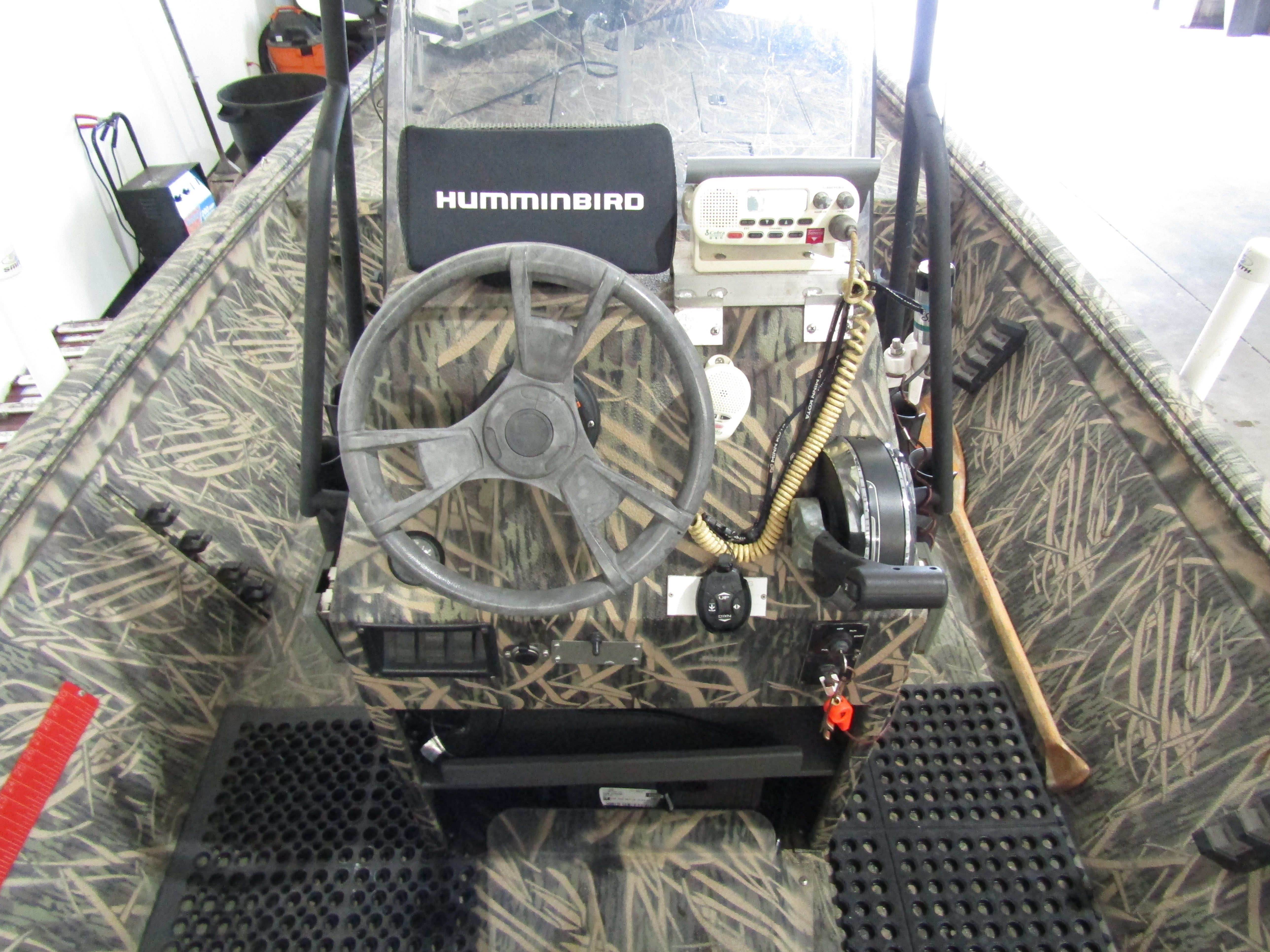 The image shows the cockpit of a 2016 Lowe 186 boat with a Humminbird device.