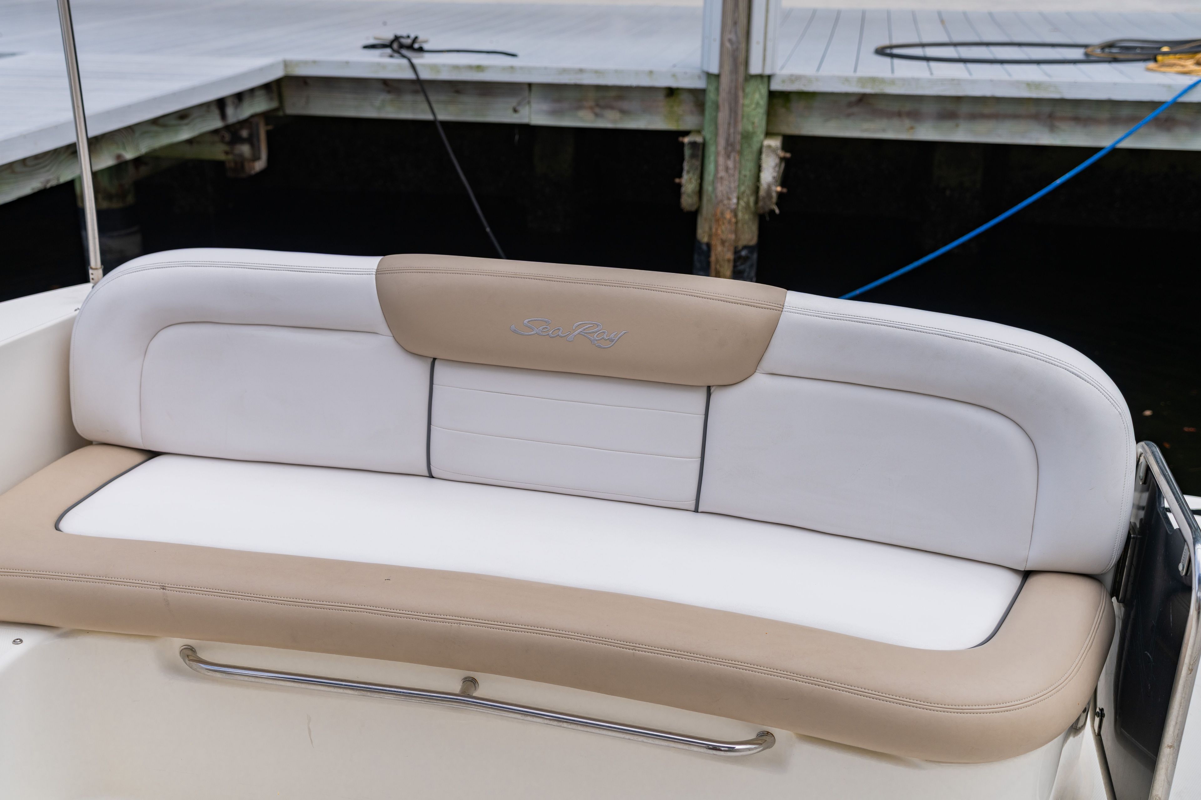 2010 Sea Ray Sundancer 330 - 40