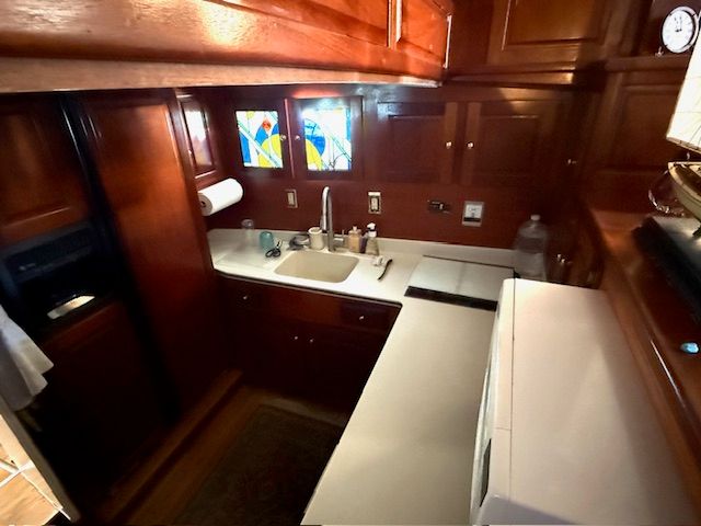 1971 Broward Motor Yacht - 14
