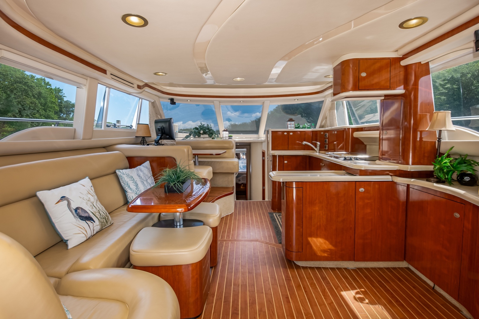 2004 Sea Ray 480 Sedan Bridge - Image 22