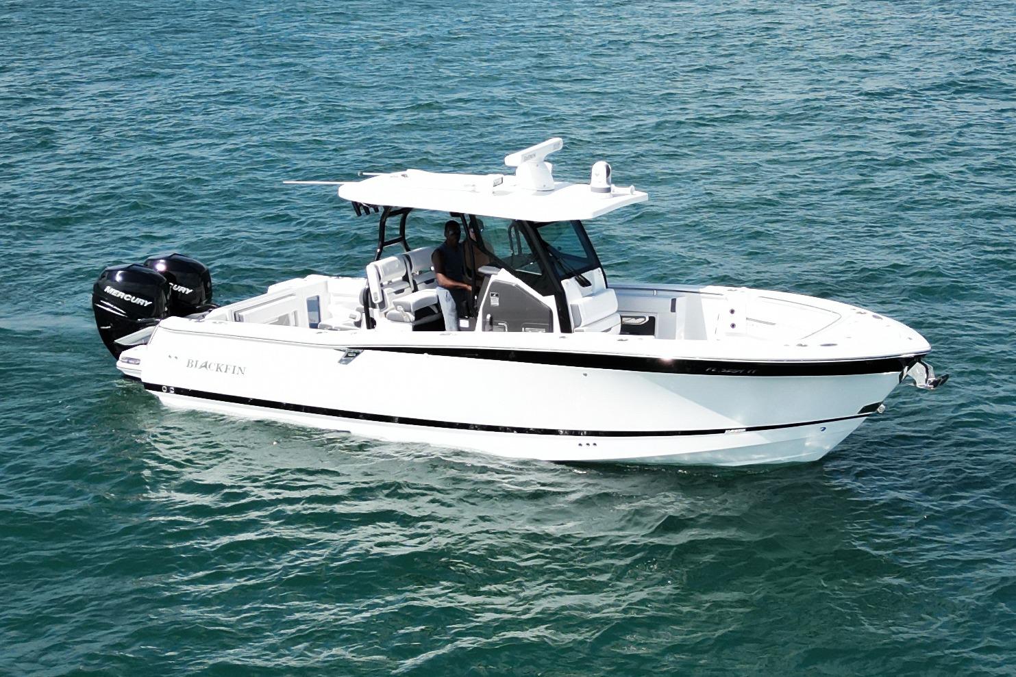 2023 Blackfin 302 CC