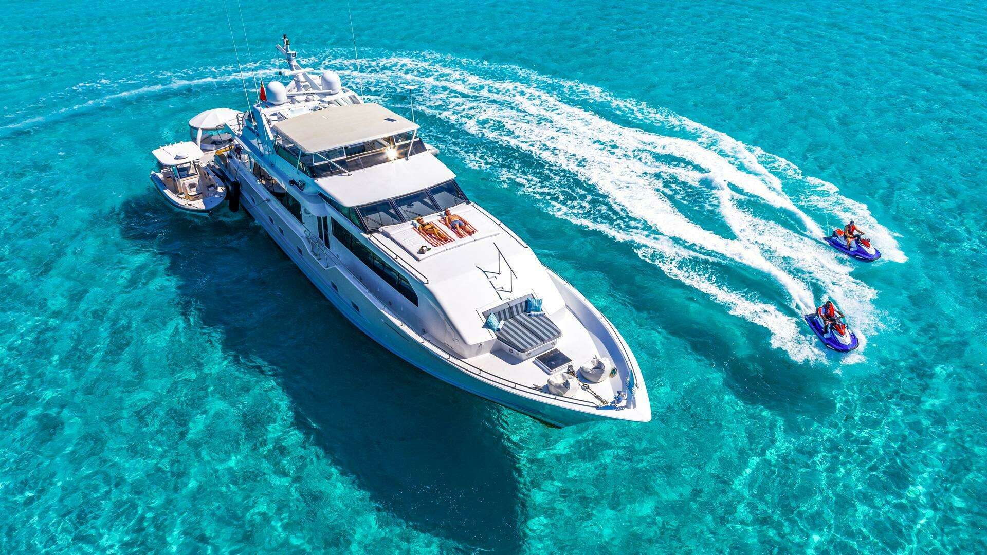 1997 Broward Raised Pilothouse - Image 16