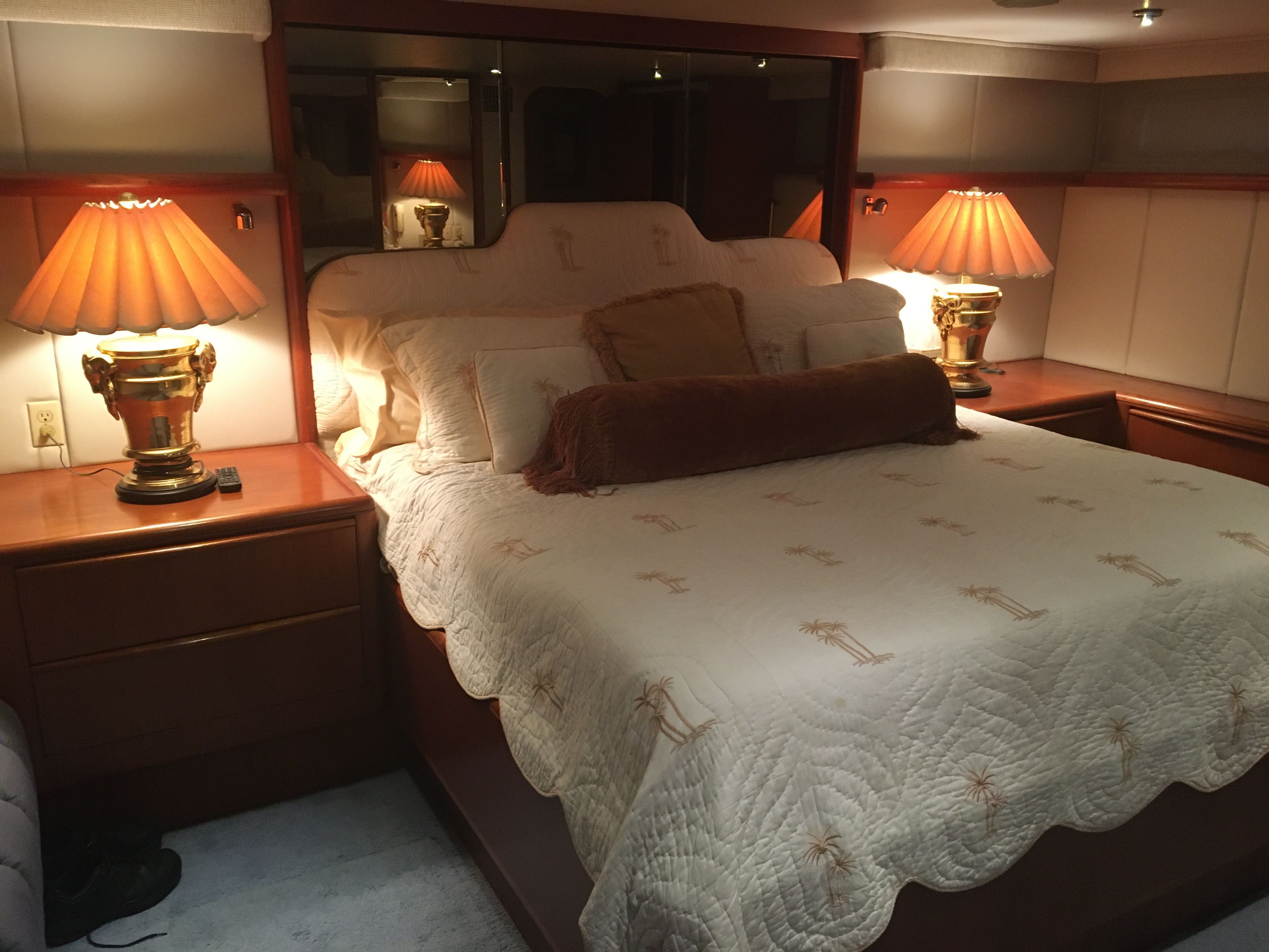 1994 Viking Motor Yacht - 37