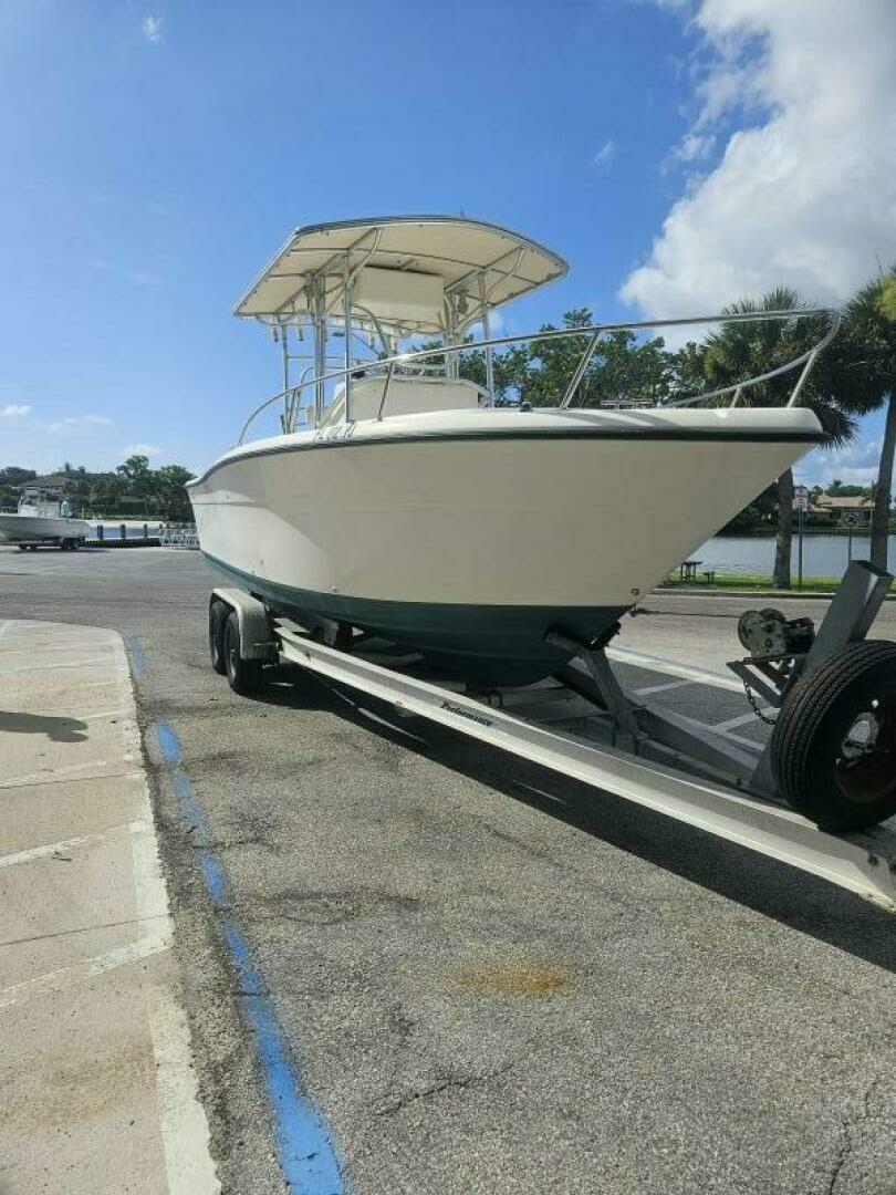 1995 Pursuit 2600 CC - Image 5