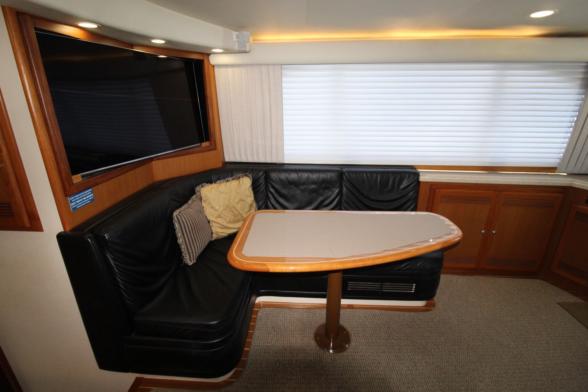 2002 Cabo 47 Flybridge - 43