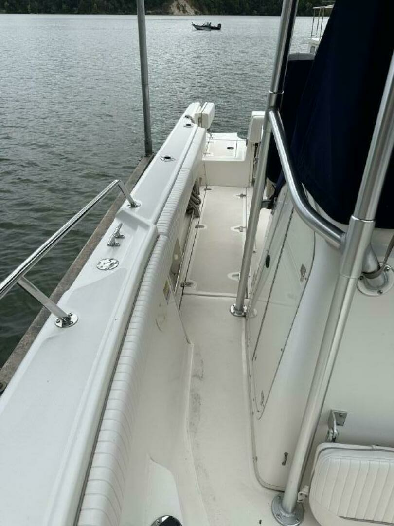 2000 Boston Whaler — - Image 10
