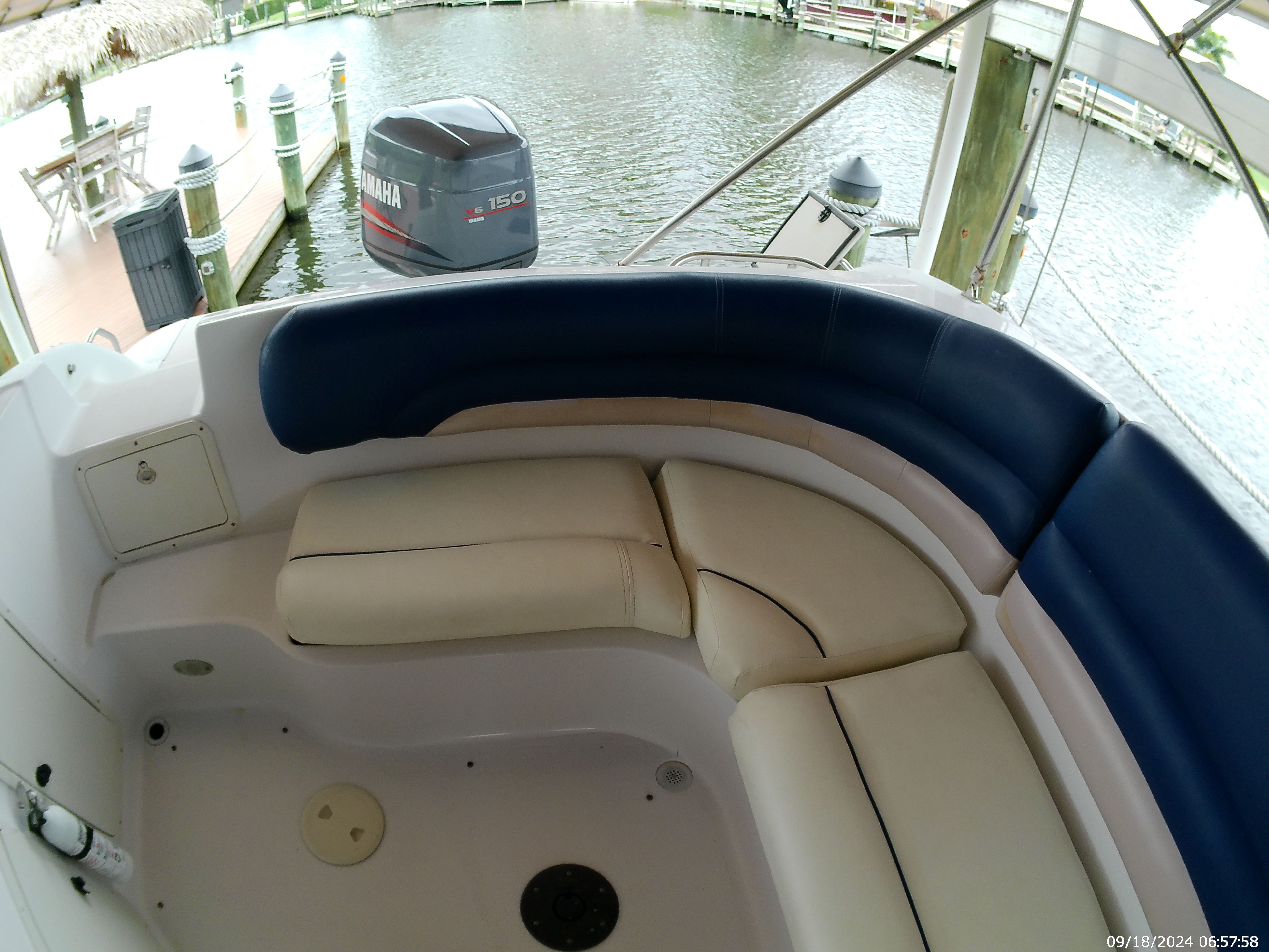 2000 Godfrey / Hurricane Sundeck 237 I/O - 62