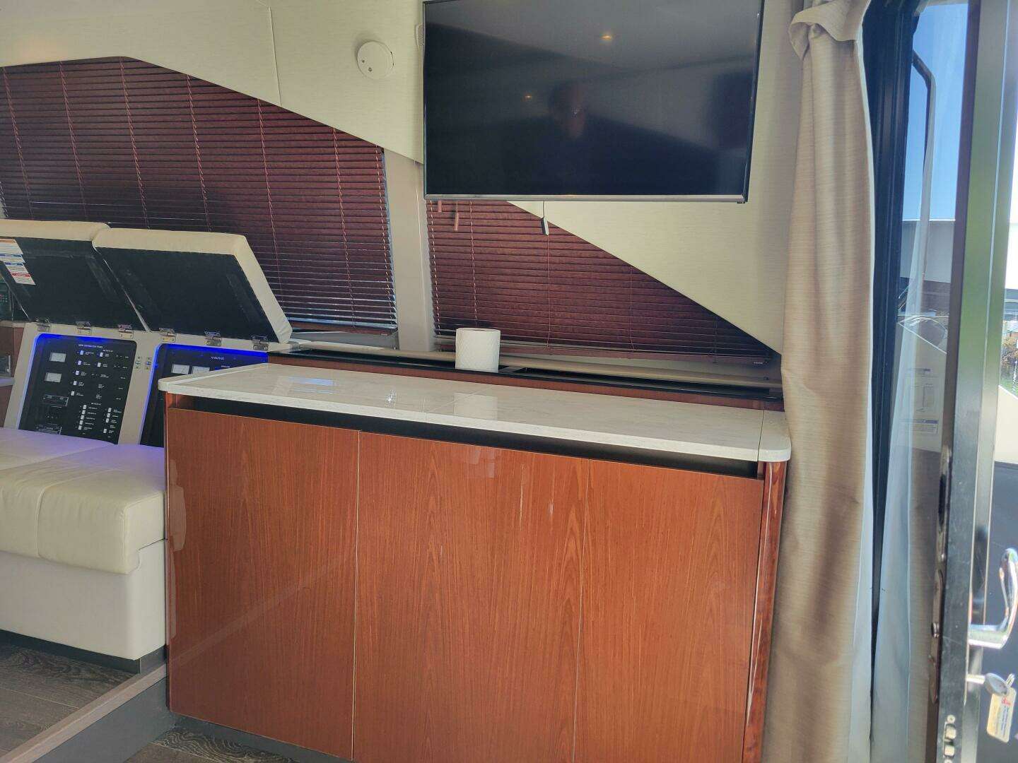 2017 Sea Ray Sundancer 460 - Image 12