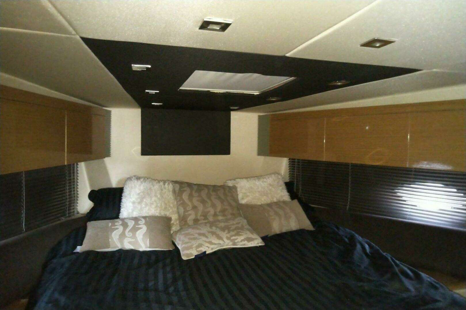 2010 Azimut Atlantis 54 - Image 26