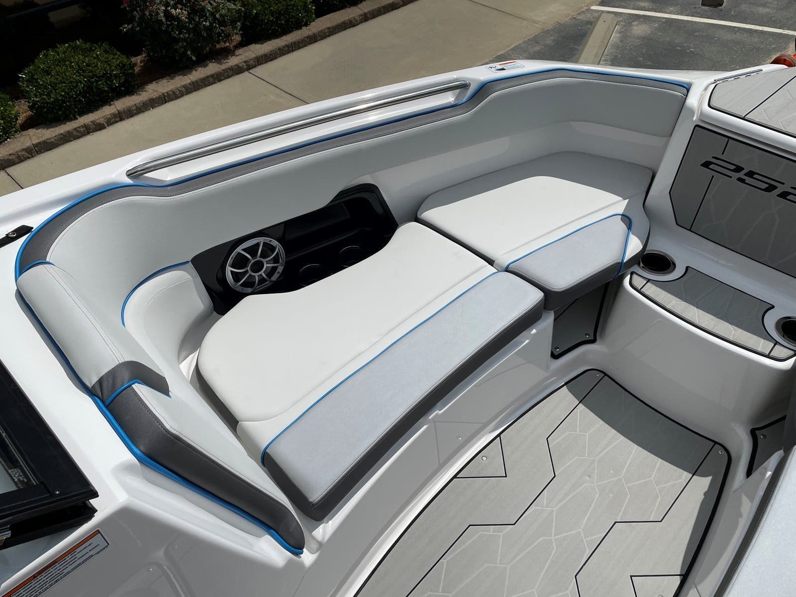 2021 Yamaha Boats 252XE - 13