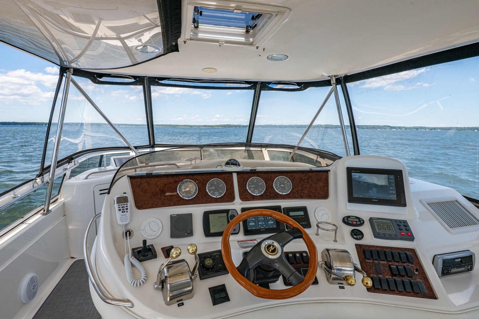 2004 Sea Ray 480 Sedan Bridge - Image 43