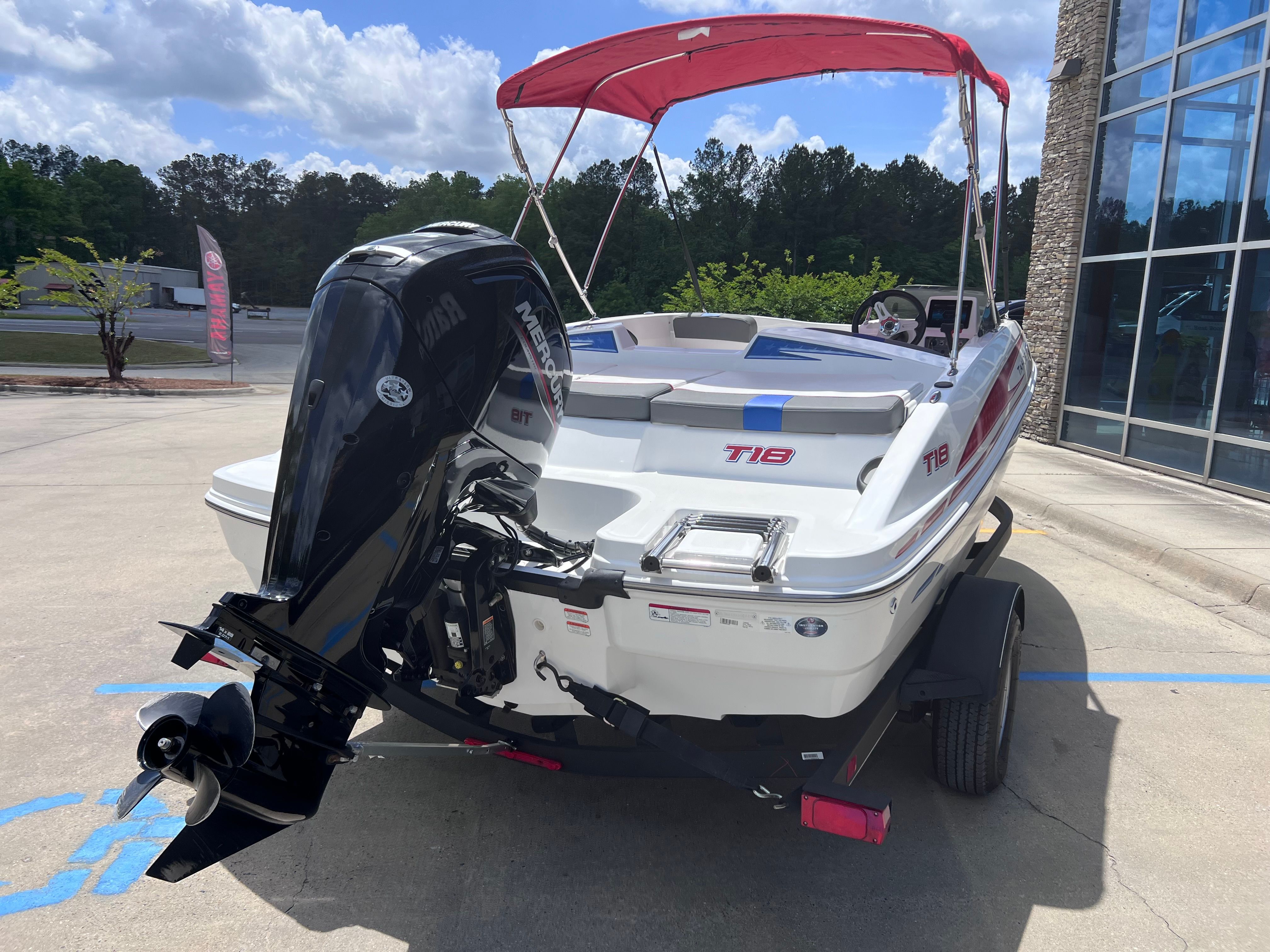 2024 TAHOE T18 - Image 4