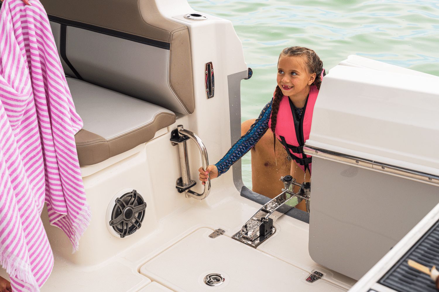 2026 Boston Whaler 330 Vantage - 13