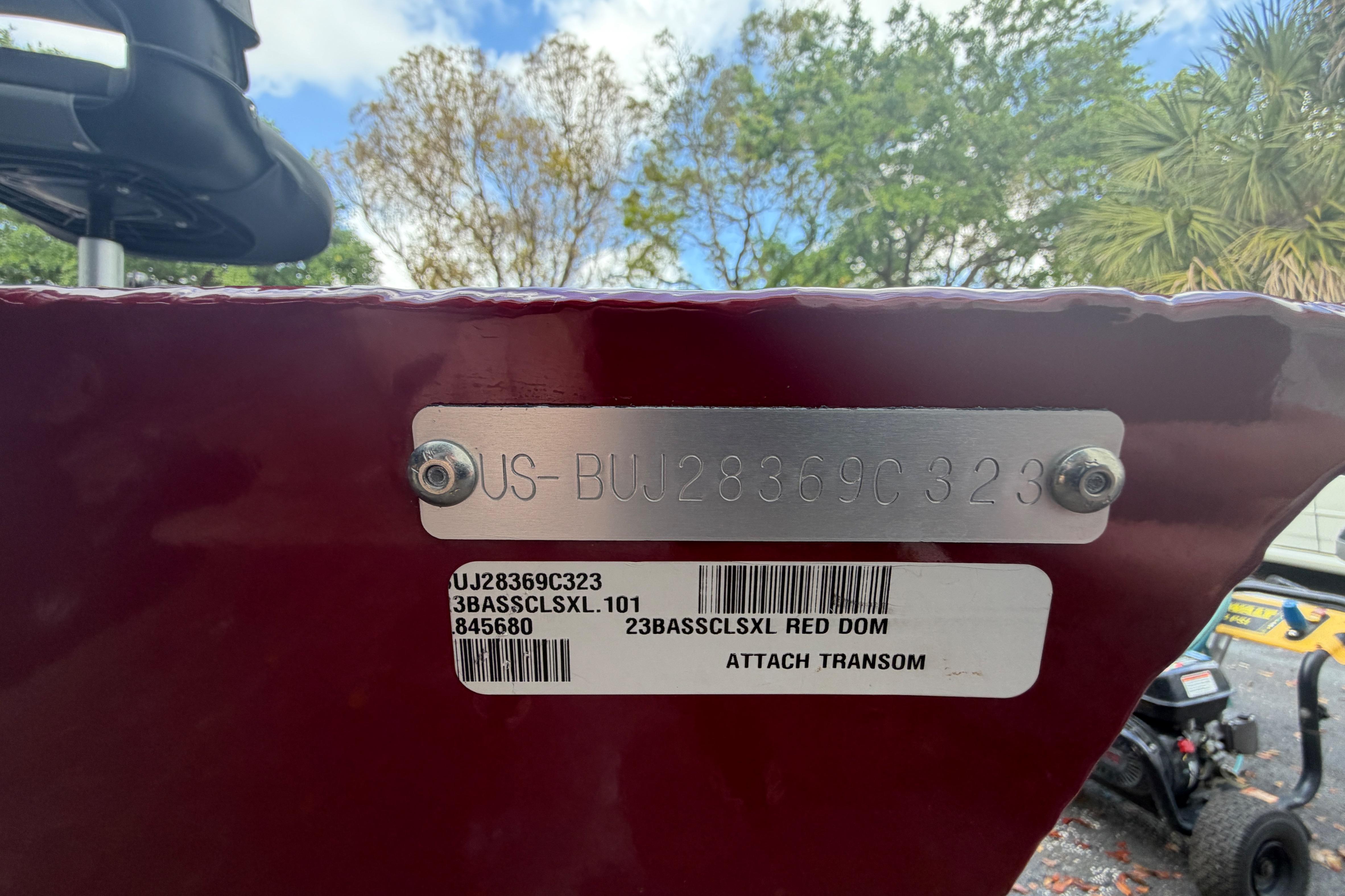 2023 Bass Tracker III Classic boat transom with identification plate and barcode.