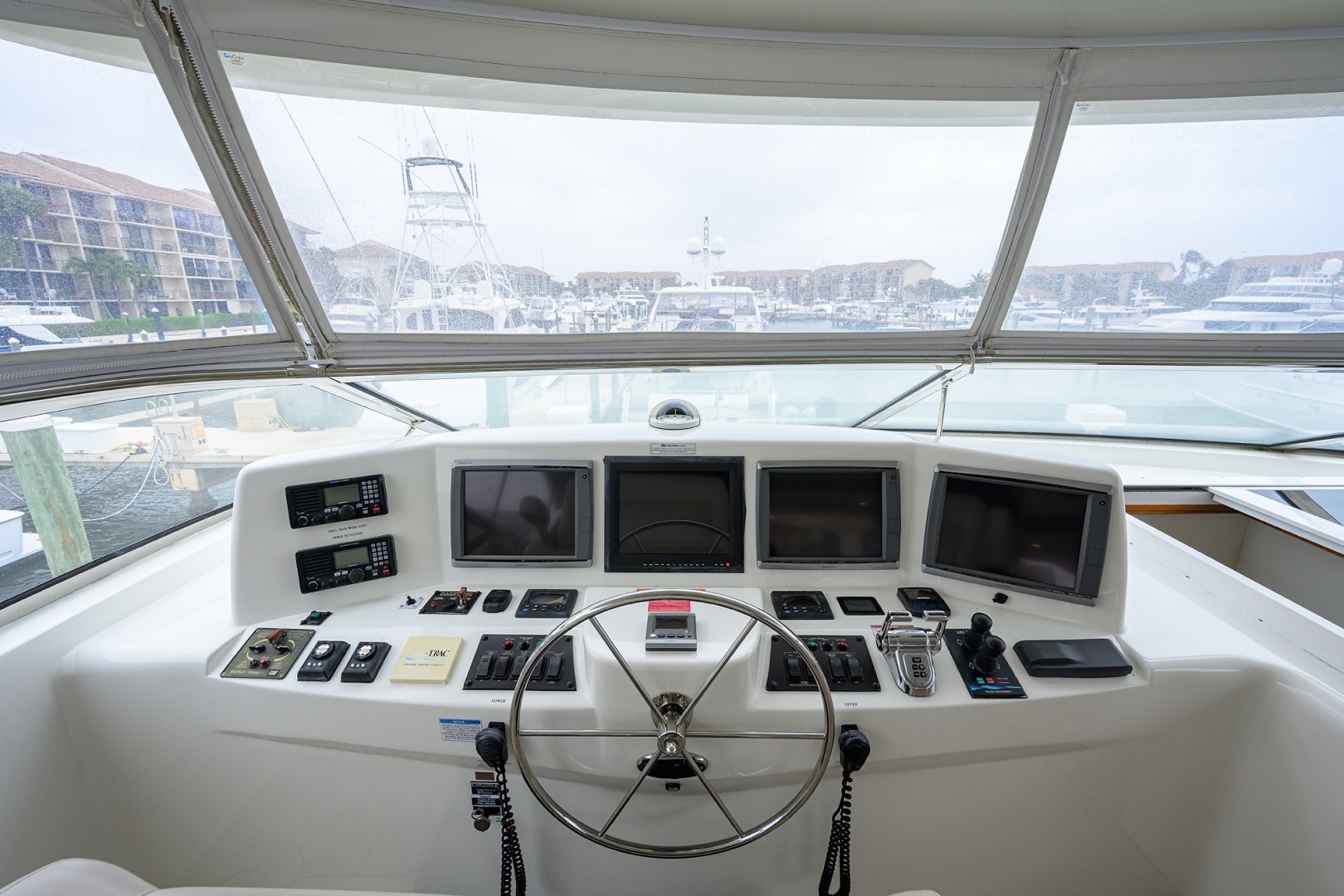 2013 Hatteras 80 Motor Yacht - Image 55