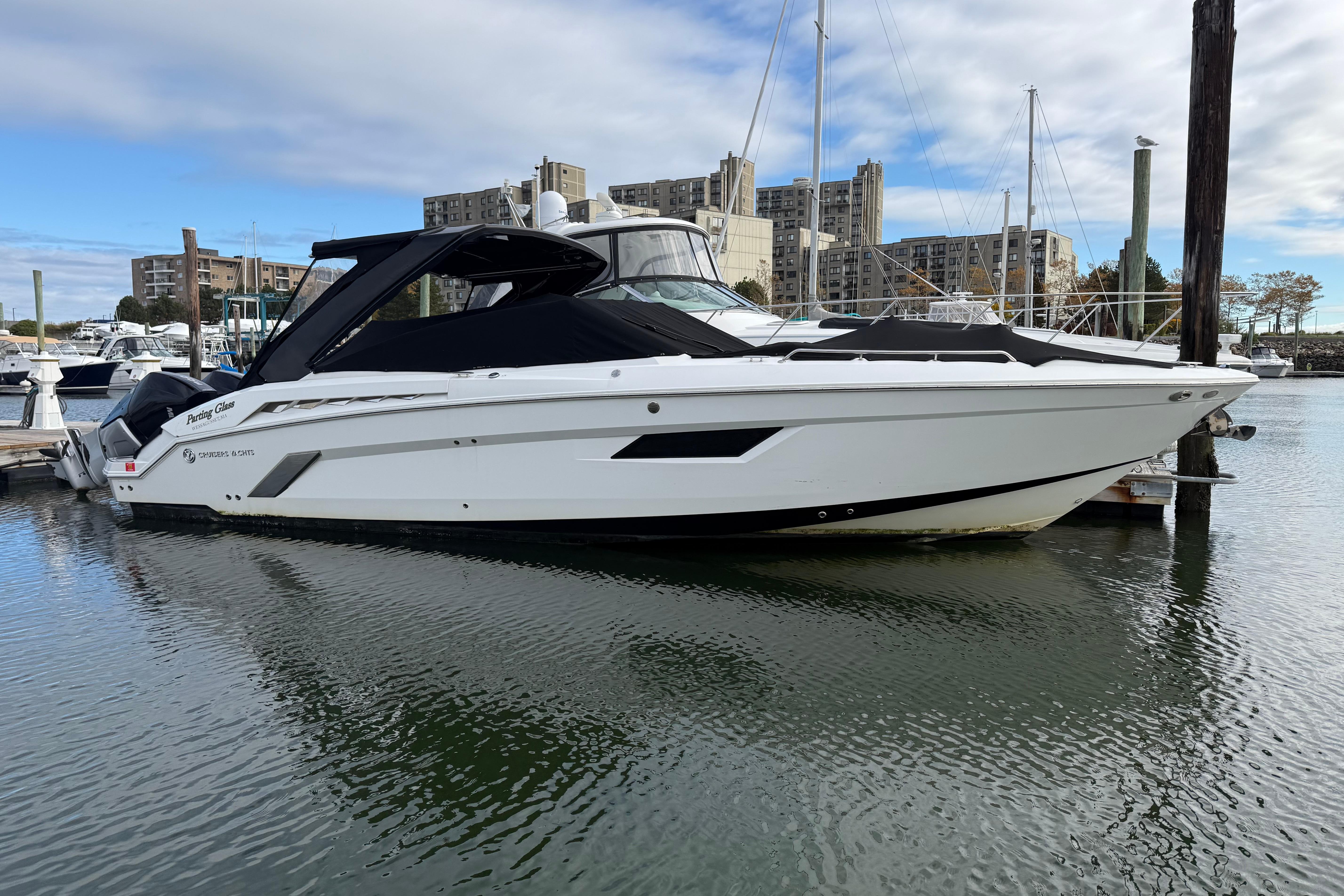 2021 Cruisers 338 CX-OB
