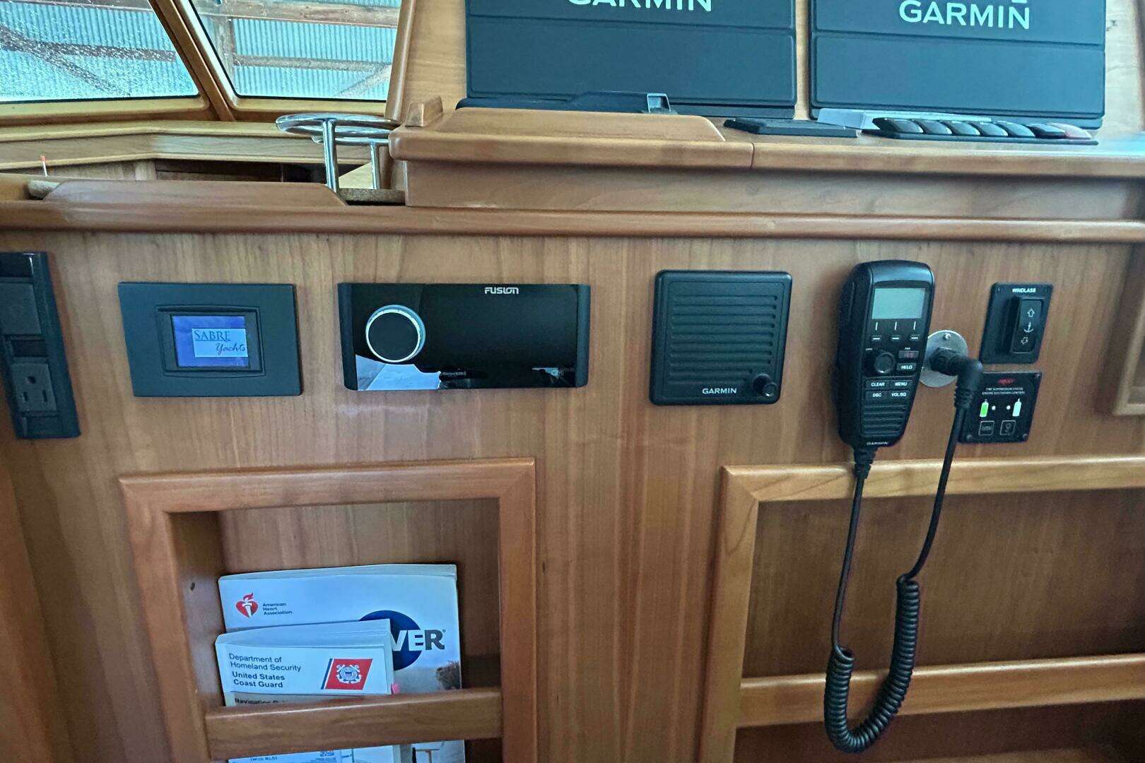 2022 Sabre 45 Salon Express - Image 21