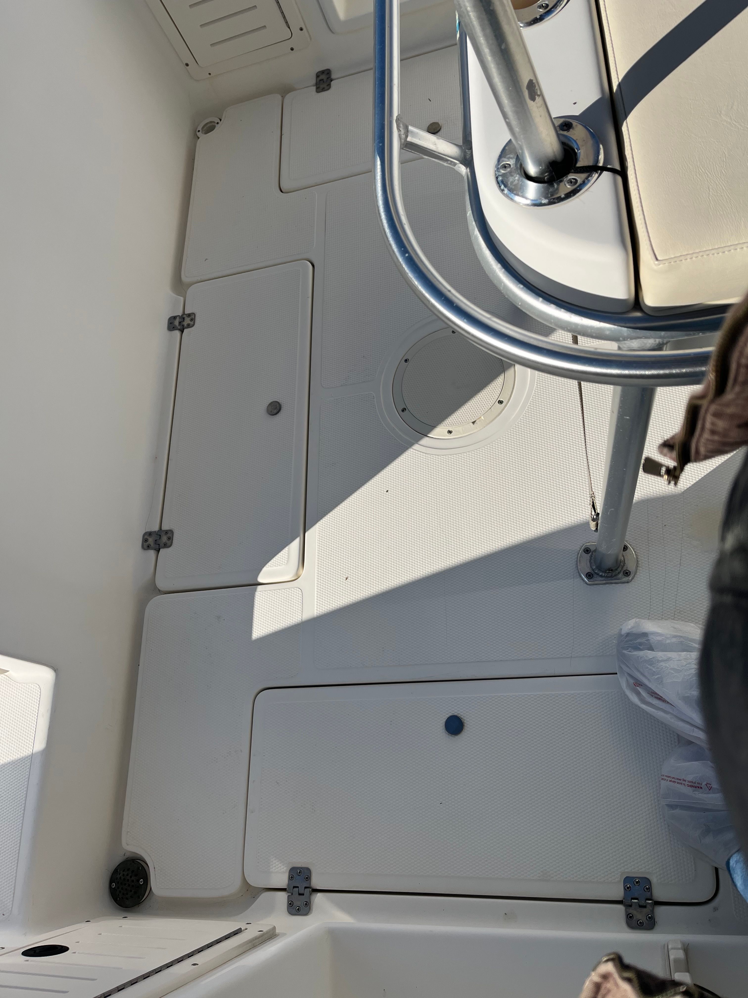2002 Mako 232 Center Console - 32