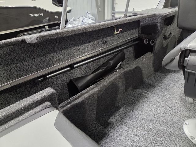 2027 Lund 1875 Impact XS Sport - 14