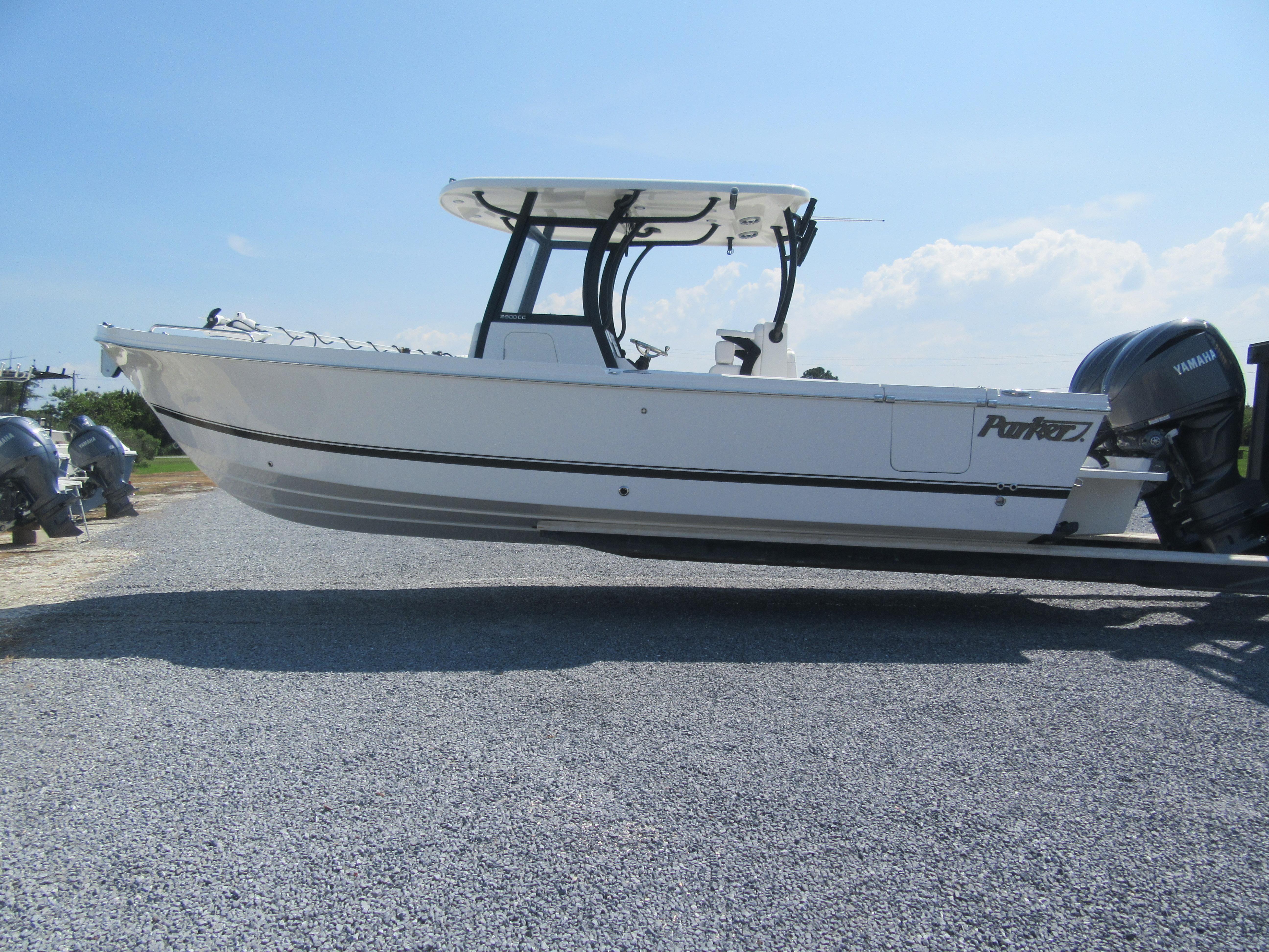 2025 Parker 2900 Center Console