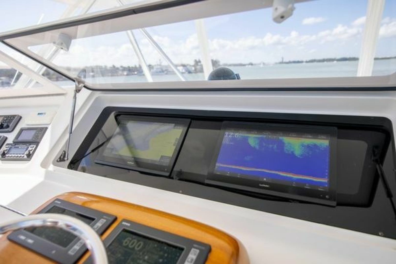 2007 Viking 52 Convertible - Image 6