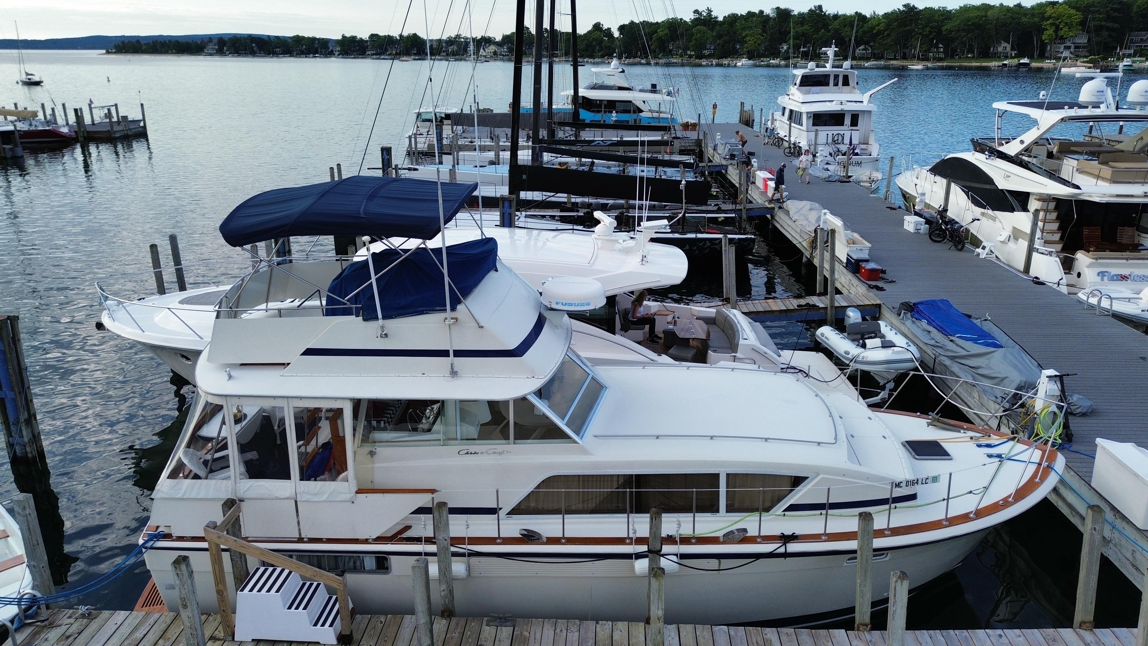 1978 Chris-Craft 410 Commander