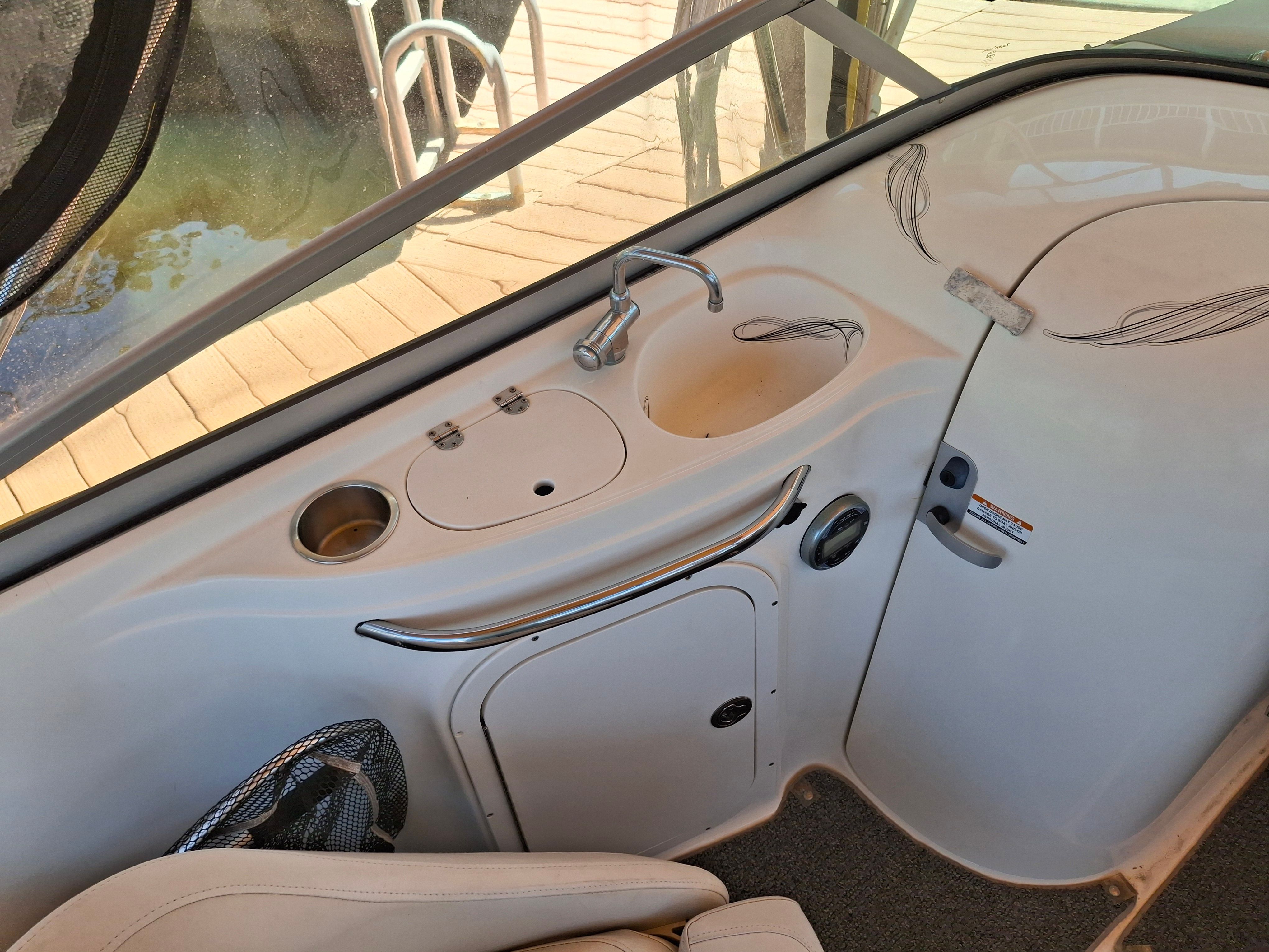 2006 Chaparral Sunesta 216 - 9