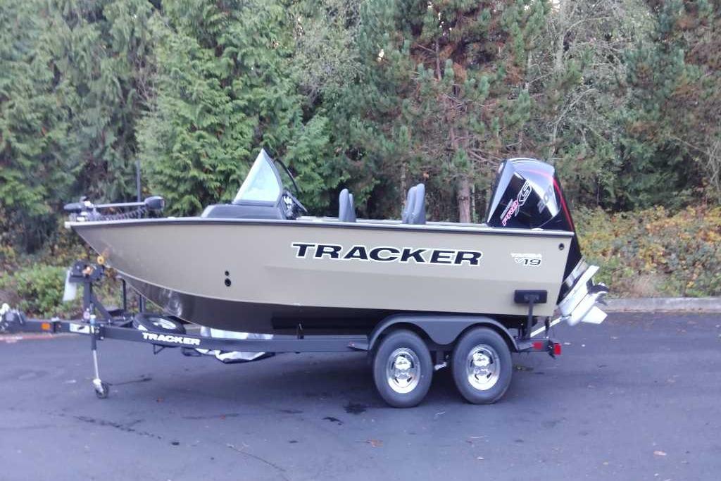 2026 Tracker Targa V-19 Combo