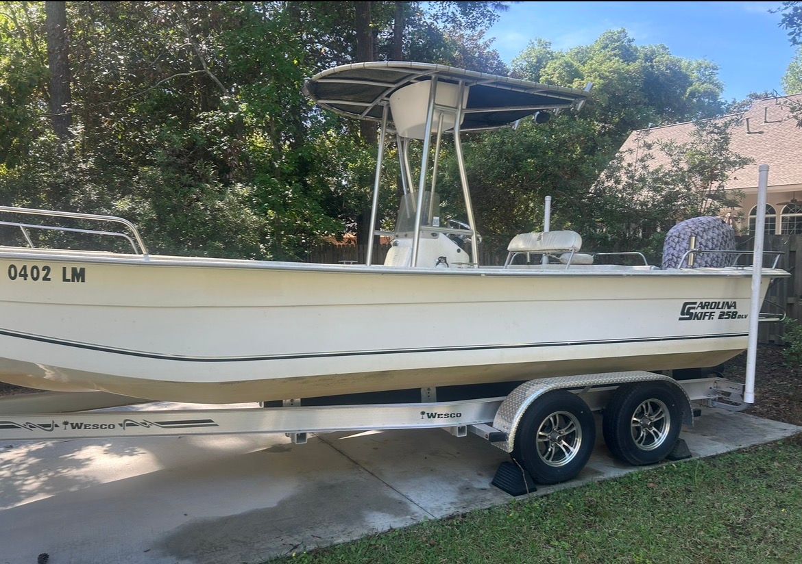 2011 Carolina Skiff 258 DLV