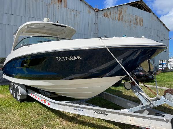 2017 Sea Ray SLX 350 - 10
