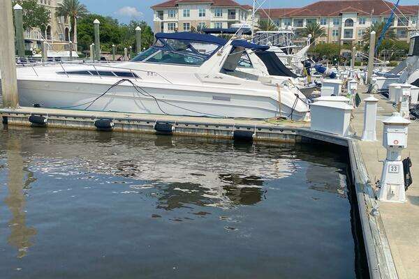 1993 Sea Ray 440 Sundancer