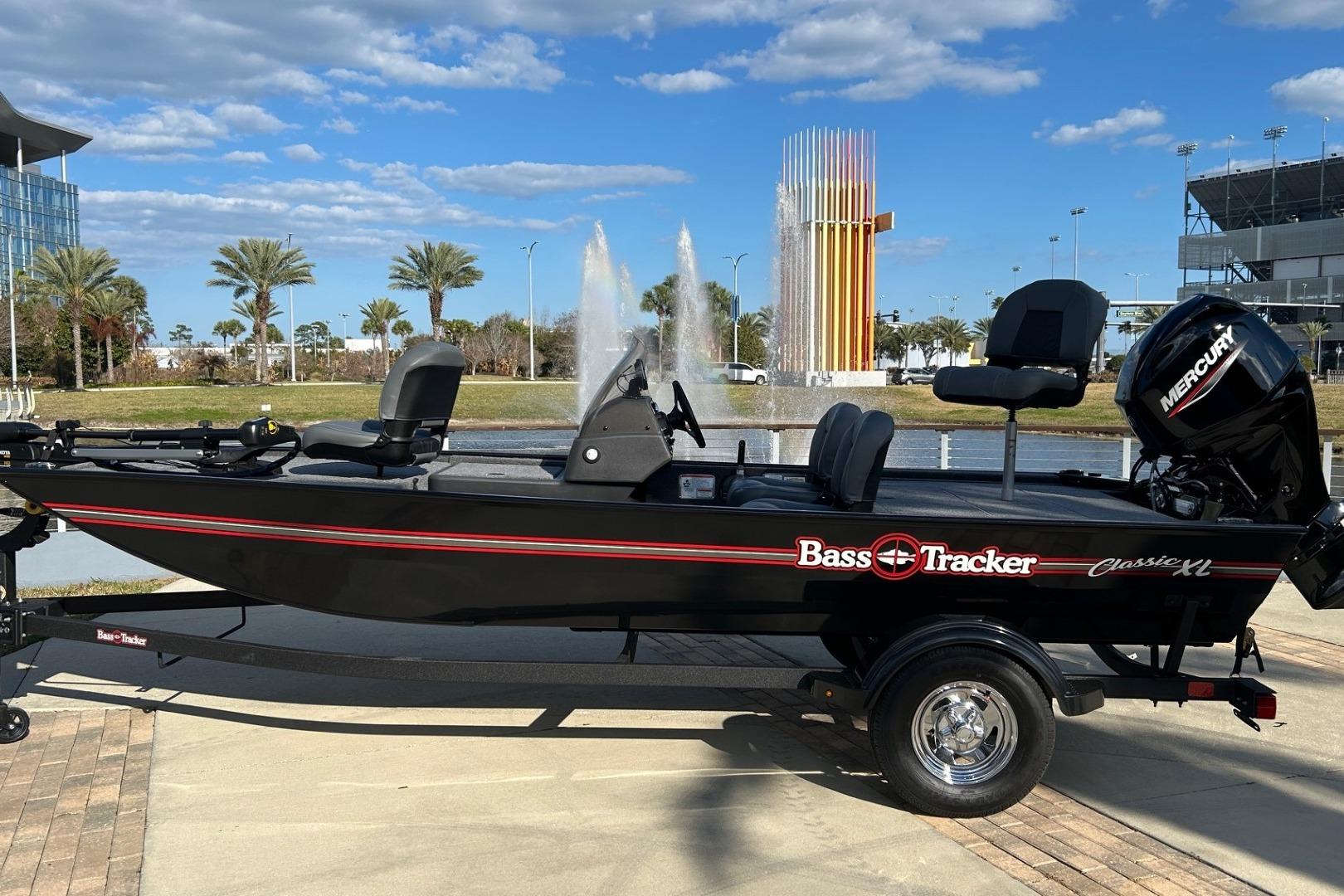 2026 Tracker Bass Tracker Classic XL