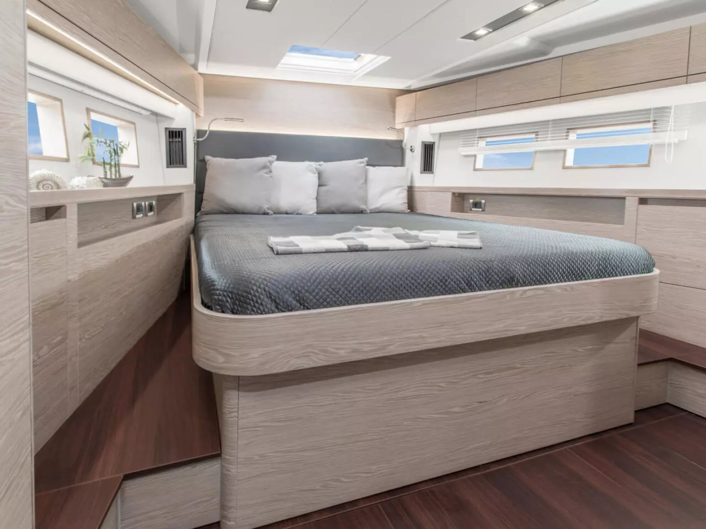 2025 Hanse 548 - Image 36