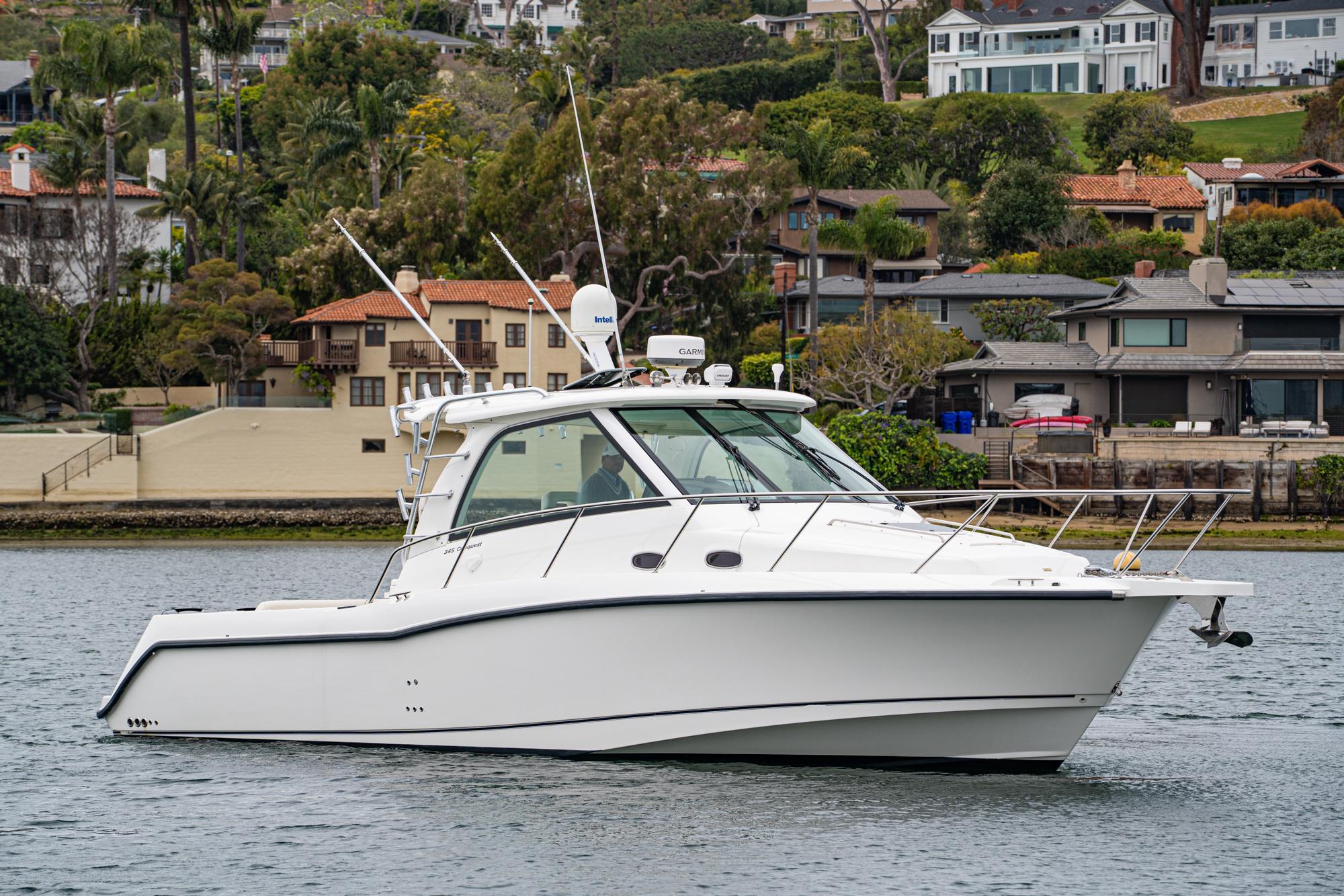 2009 Boston Whaler 345 Conquest